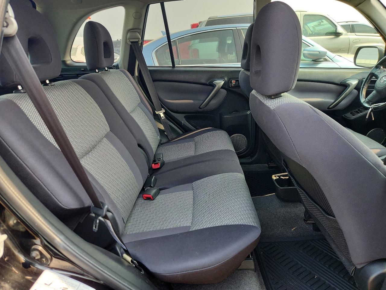 2004 TOYOTA RAV4