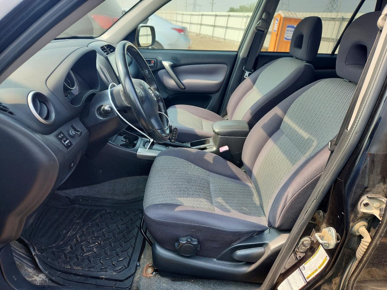 2004 TOYOTA RAV4