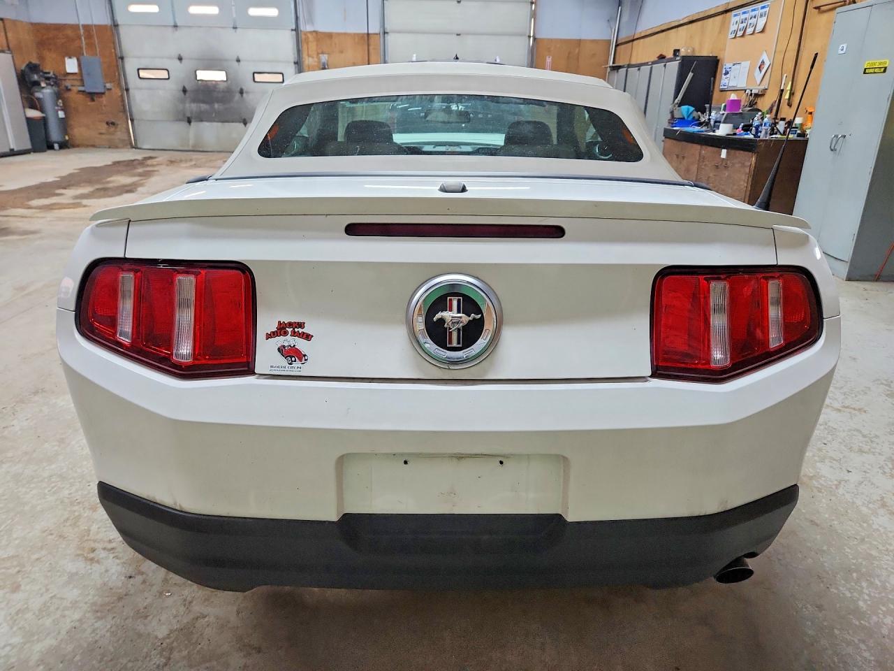 2010 FORD MUSTANG