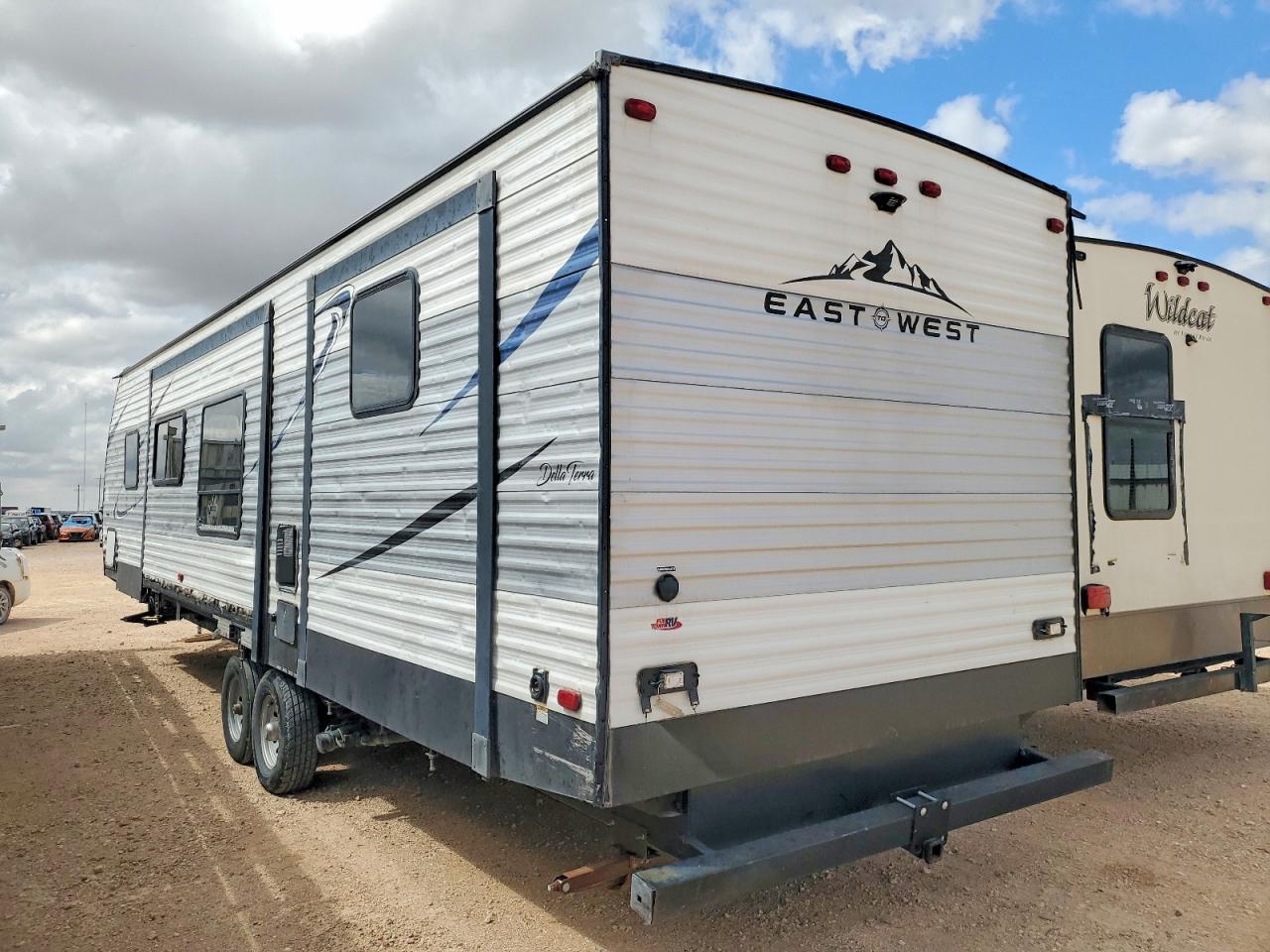 2019 FORESRIVER EAST WEST