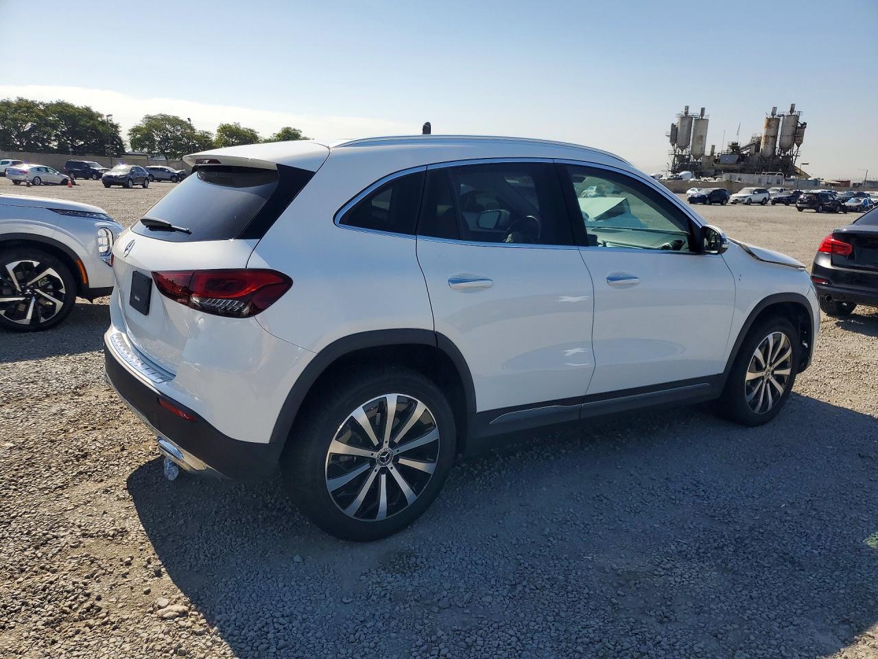 2023 MERCEDES-BENZ GLA-CLASS