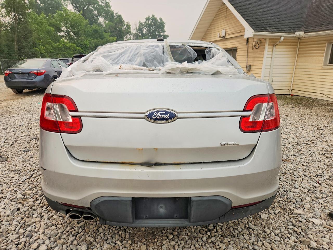 2011 FORD TAURUS