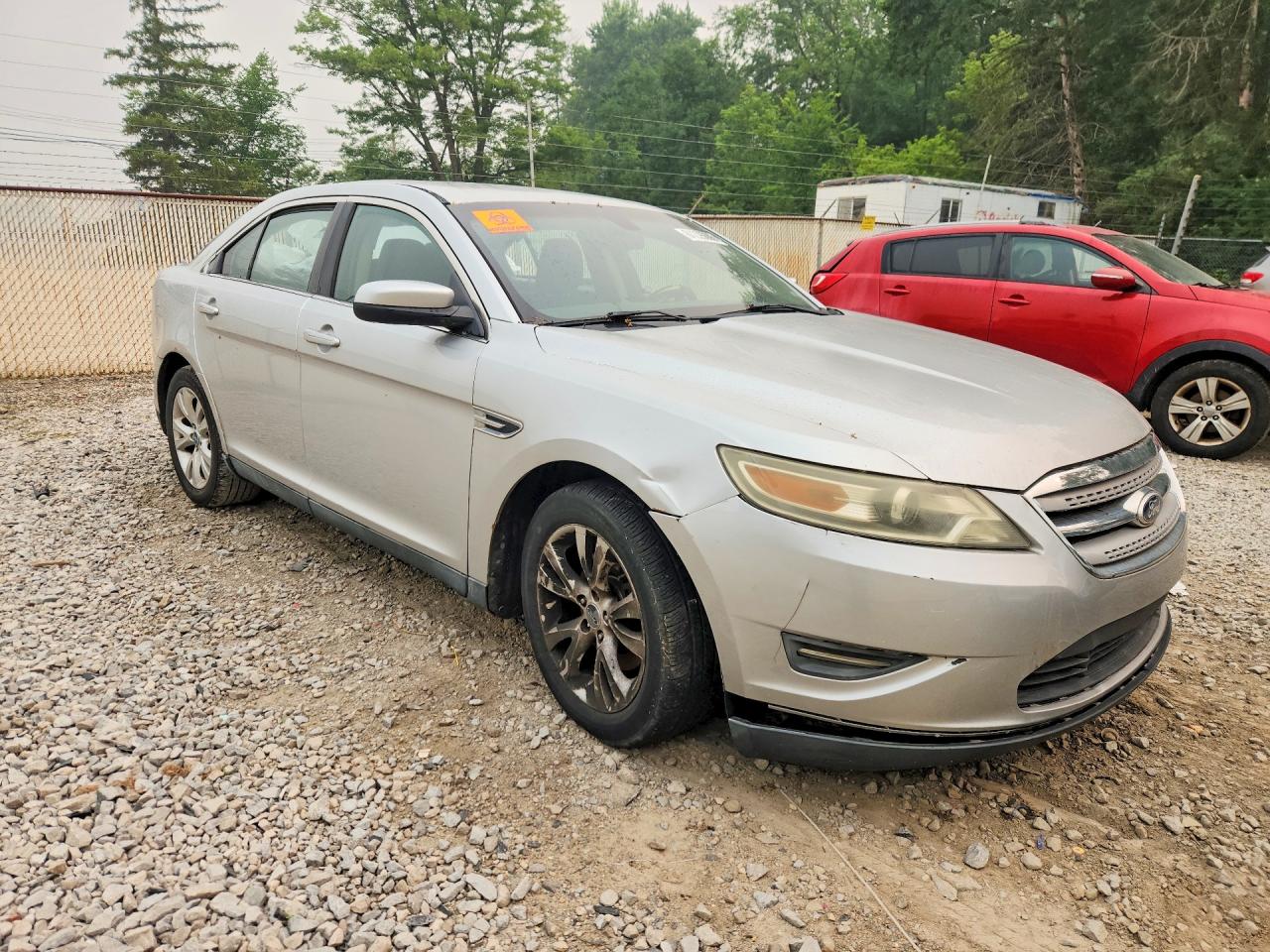 2011 FORD TAURUS