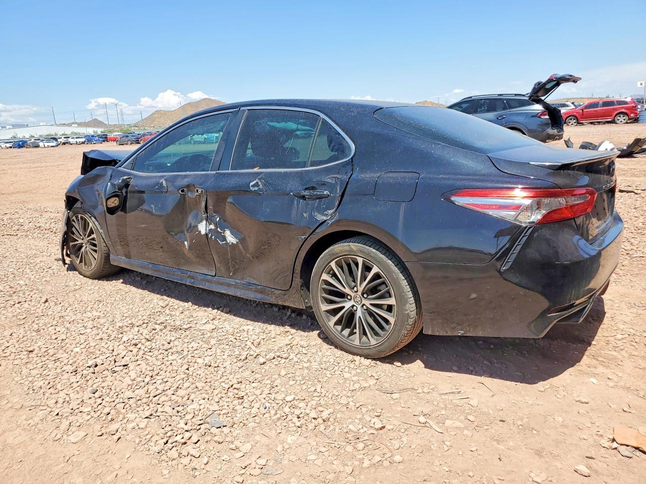 2018 TOYOTA CAMRY