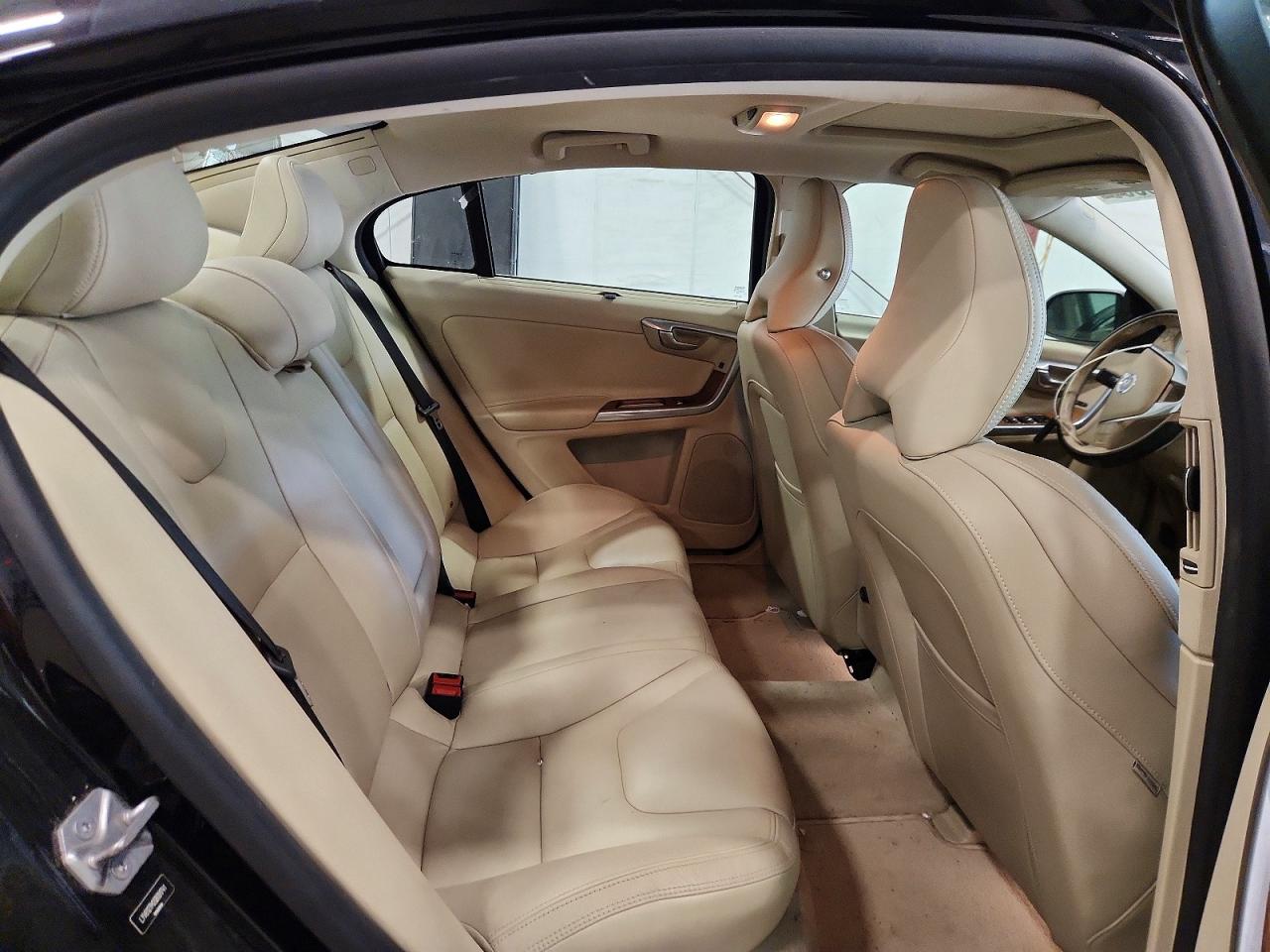 2016 VOLVO S60