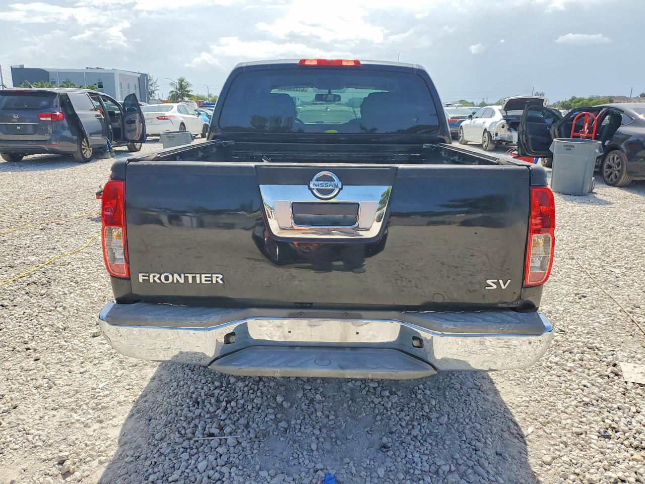 2011 NISSAN FRONTIER