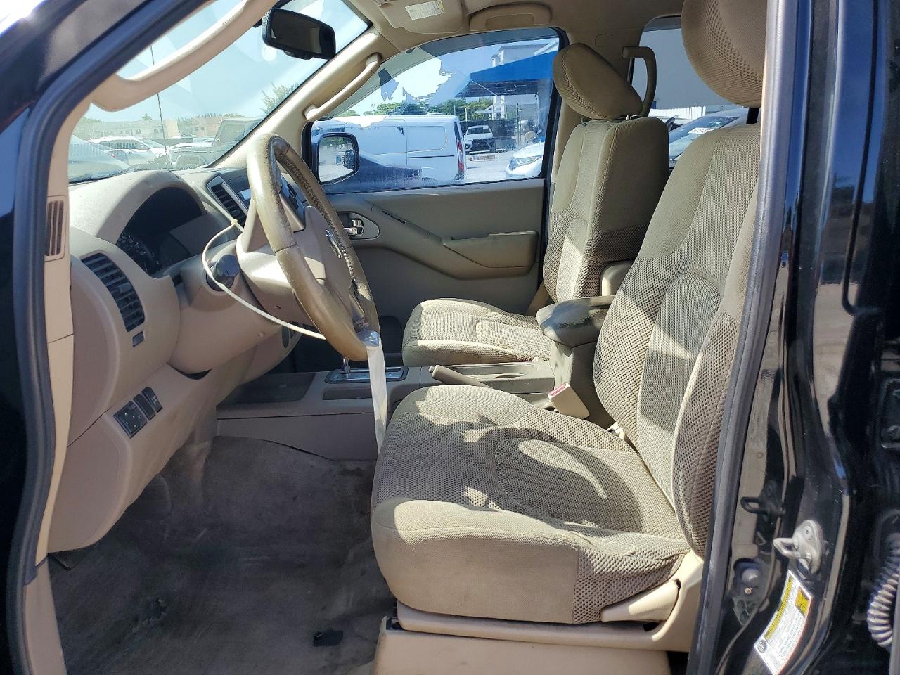 2011 NISSAN FRONTIER