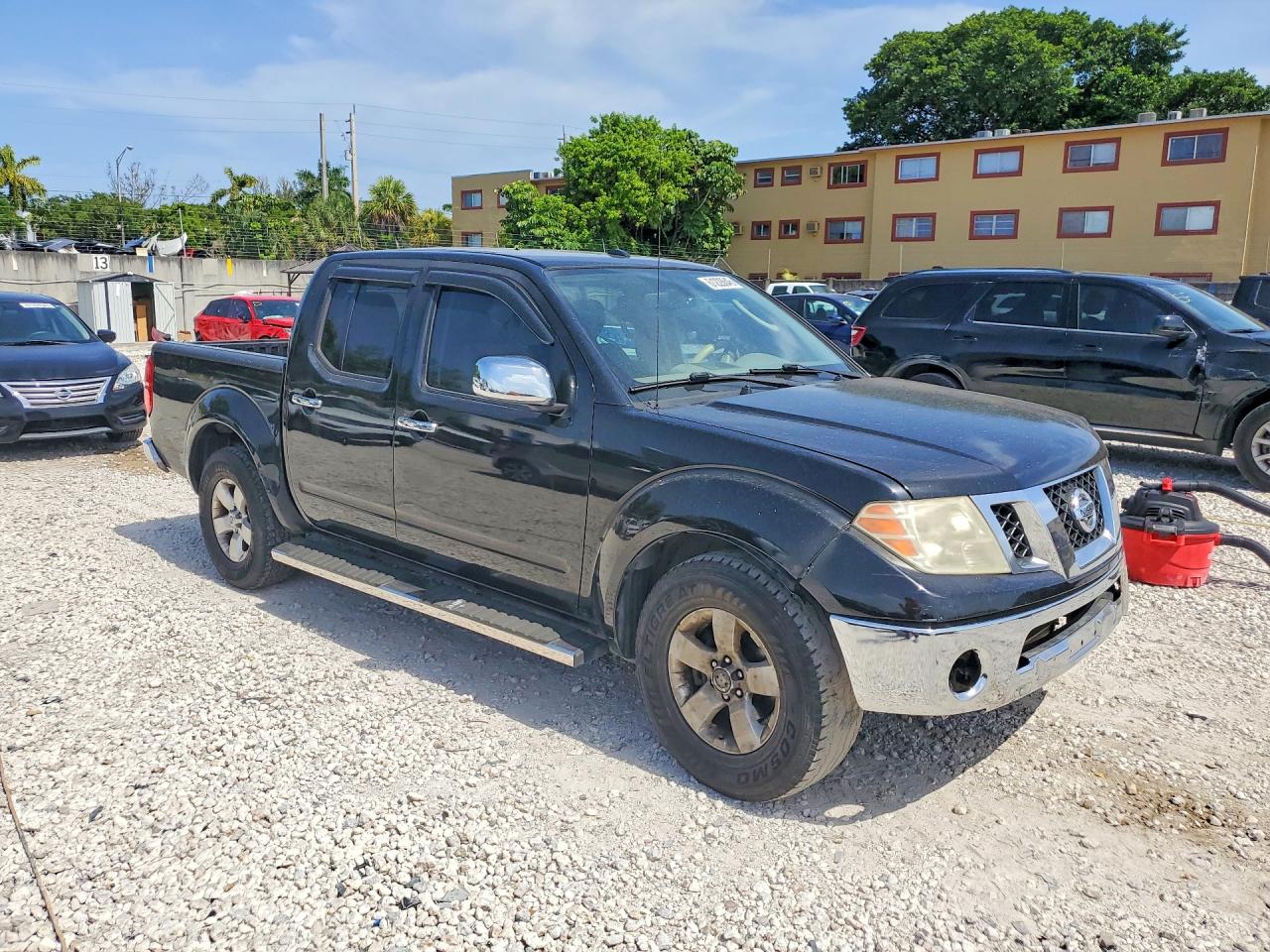 2011 NISSAN FRONTIER