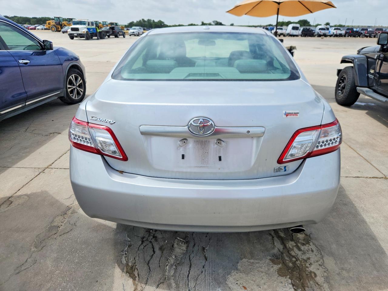2011 TOYOTA CAMRY