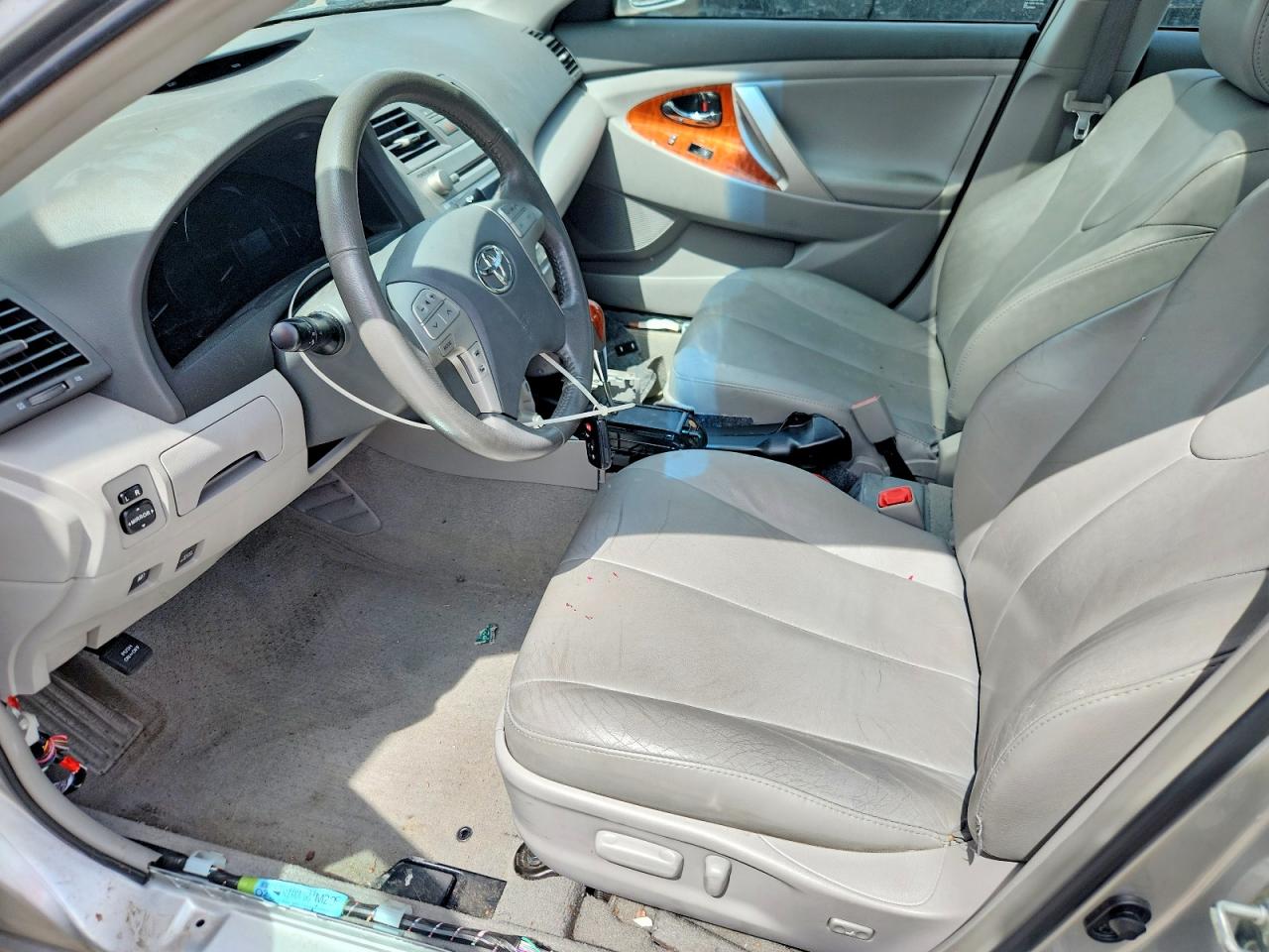 2011 TOYOTA CAMRY