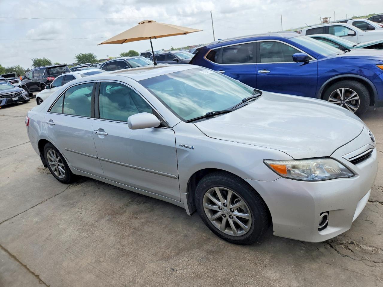 2011 TOYOTA CAMRY