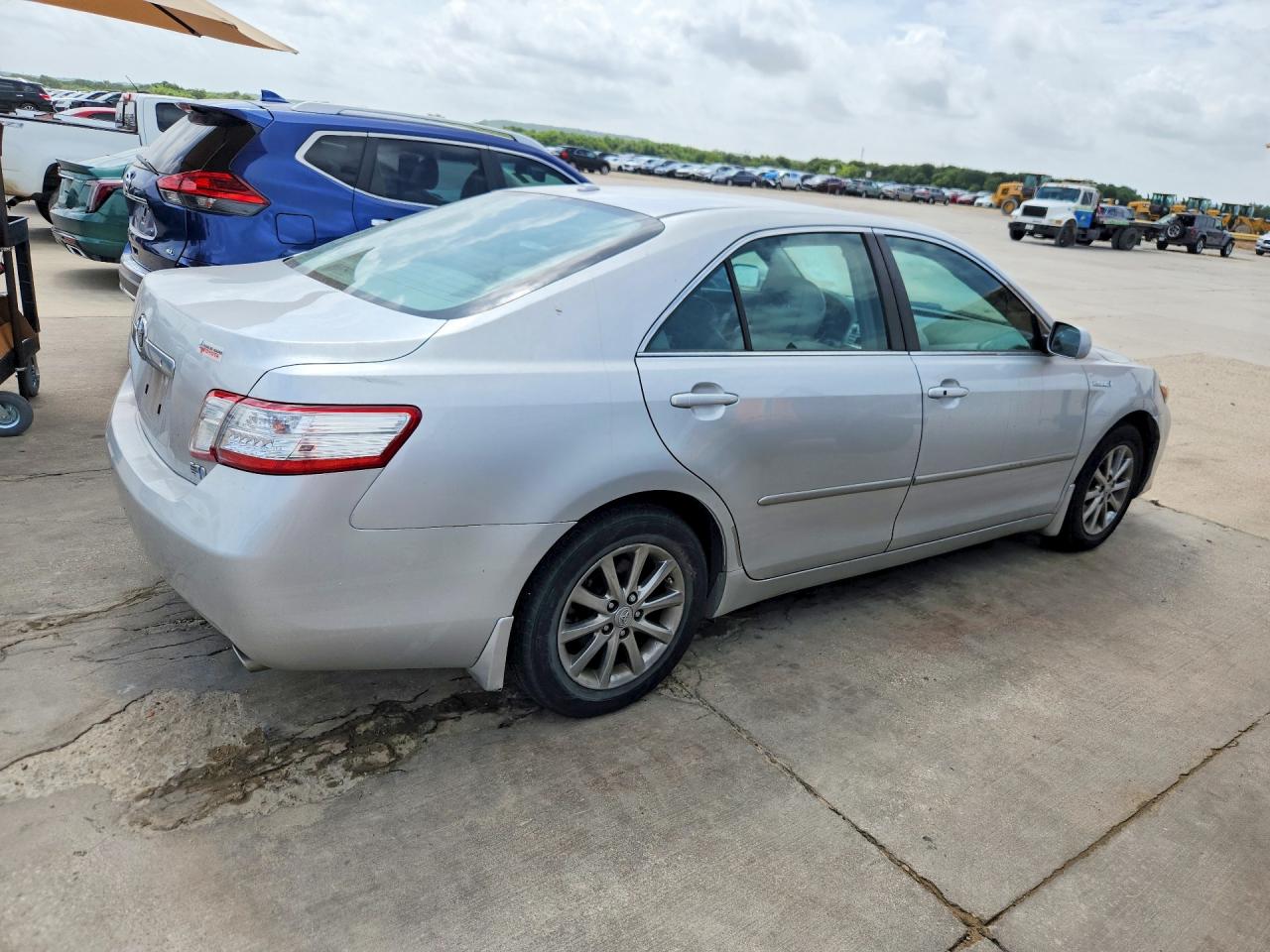 2011 TOYOTA CAMRY