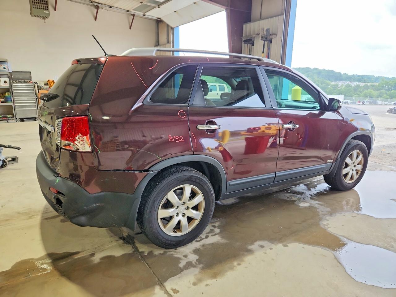 2011 KIA SORENTO