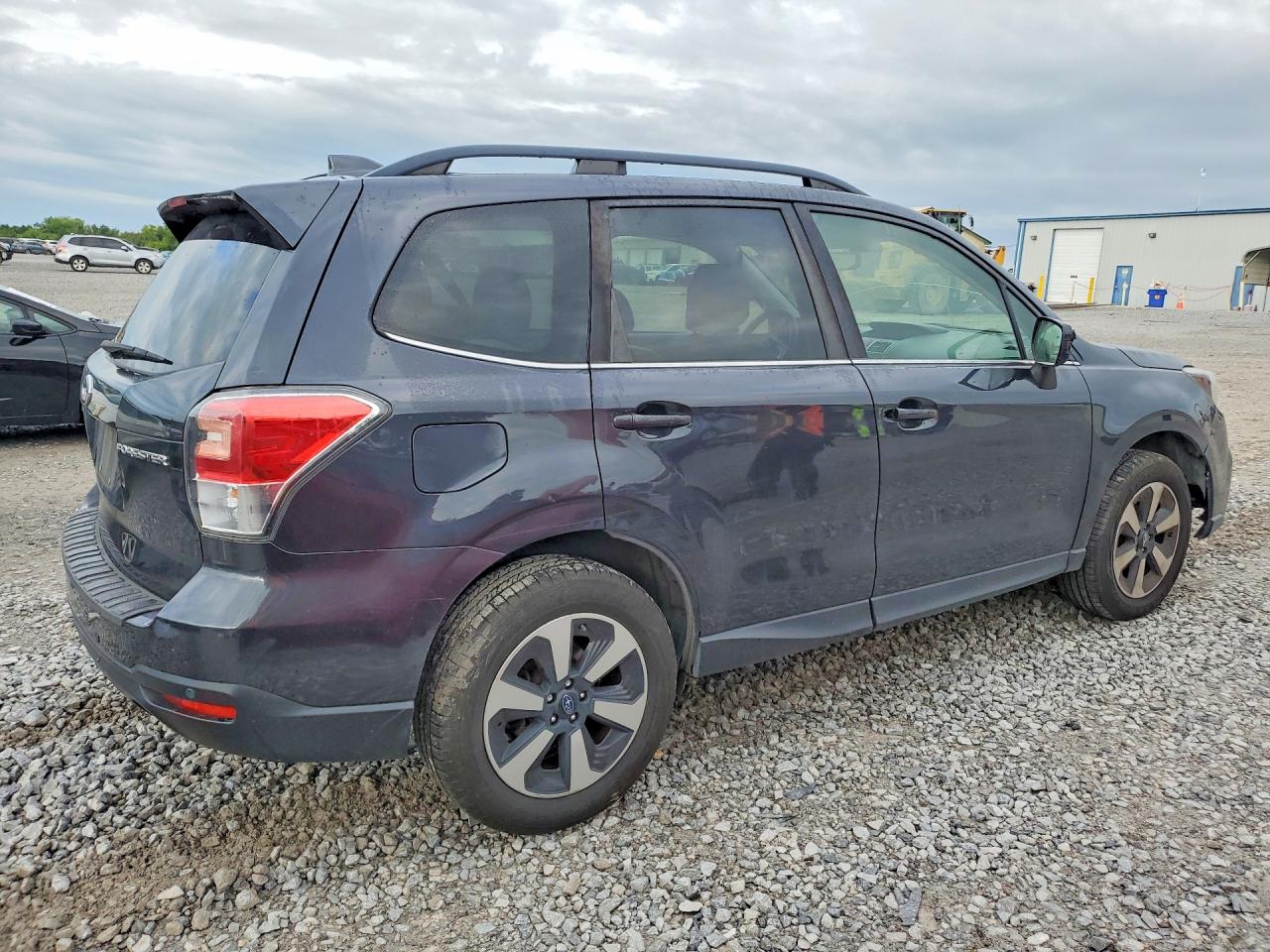 2018 SUBARU FORESTER