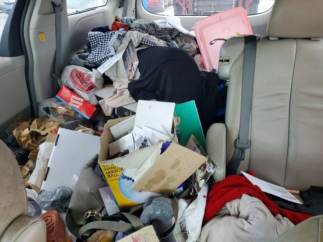 2012 TOYOTA SIENNA