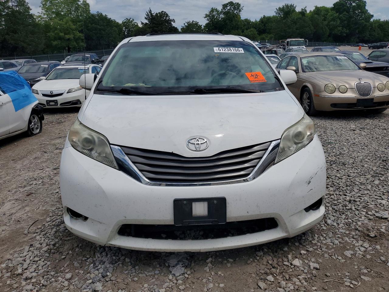 2012 TOYOTA SIENNA