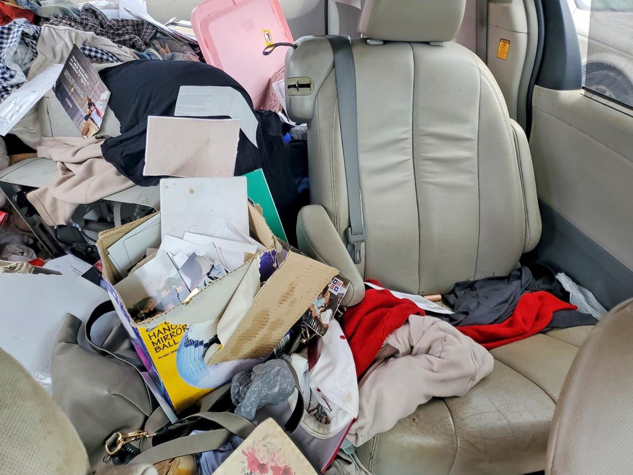2012 TOYOTA SIENNA