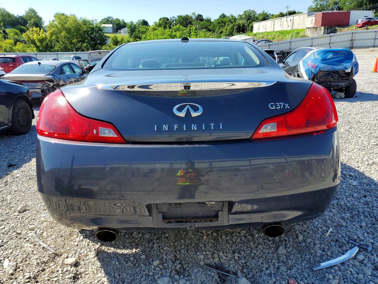 2010 INFINITI G37