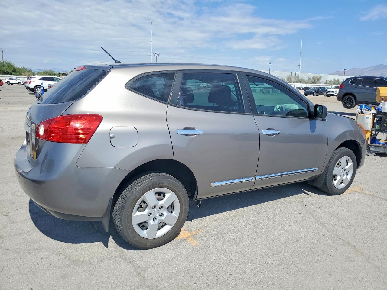 2015 NISSAN ROGUE