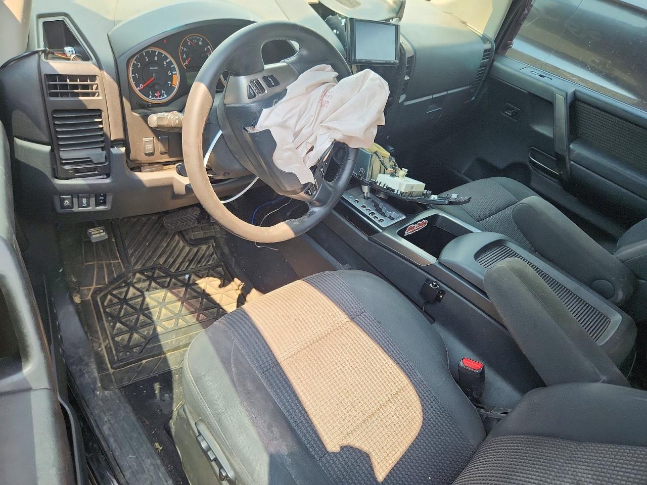 2013 NISSAN TITAN