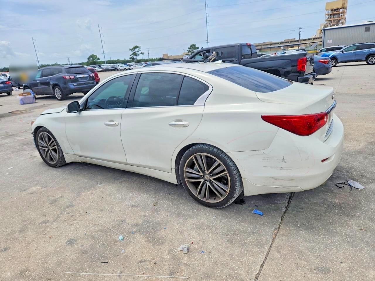 2015 INFINITI Q50