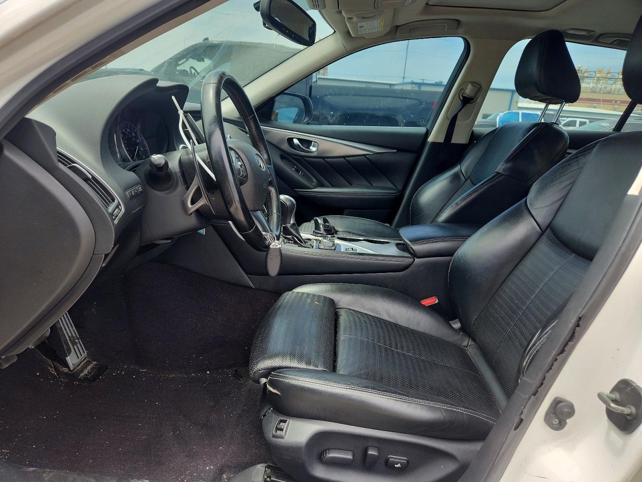 2015 INFINITI Q50
