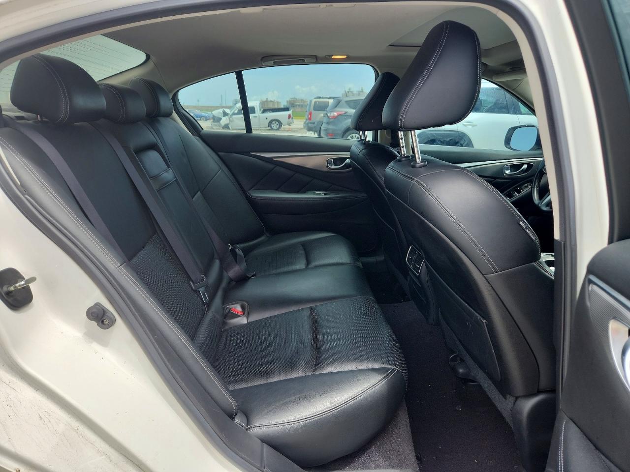2015 INFINITI Q50