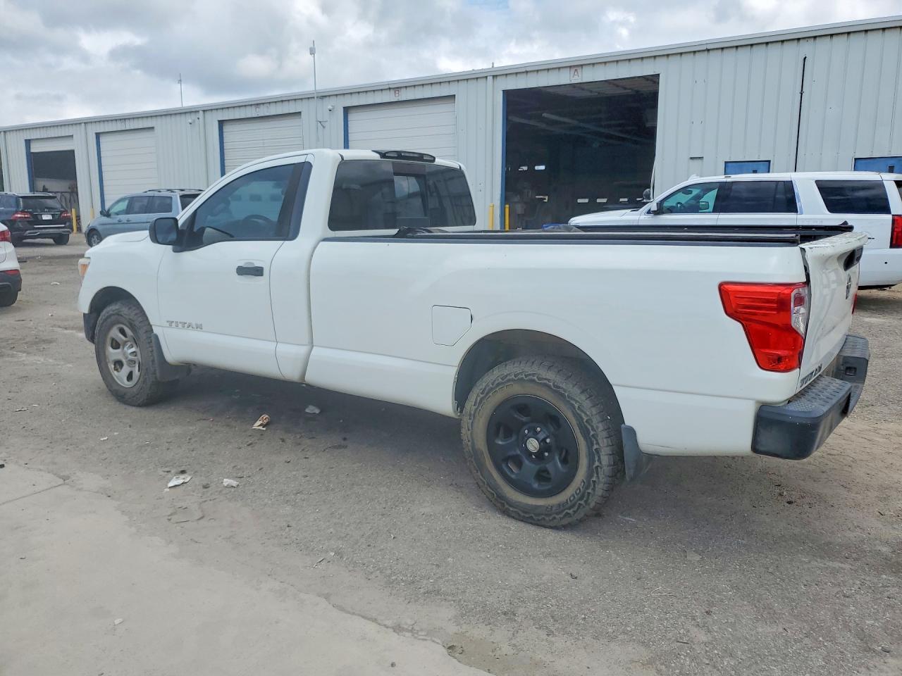 2017 NISSAN TITAN