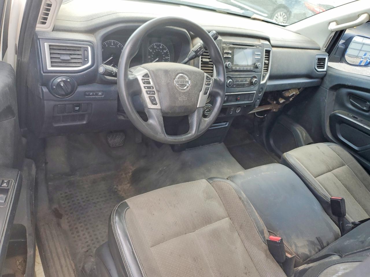 2017 NISSAN TITAN