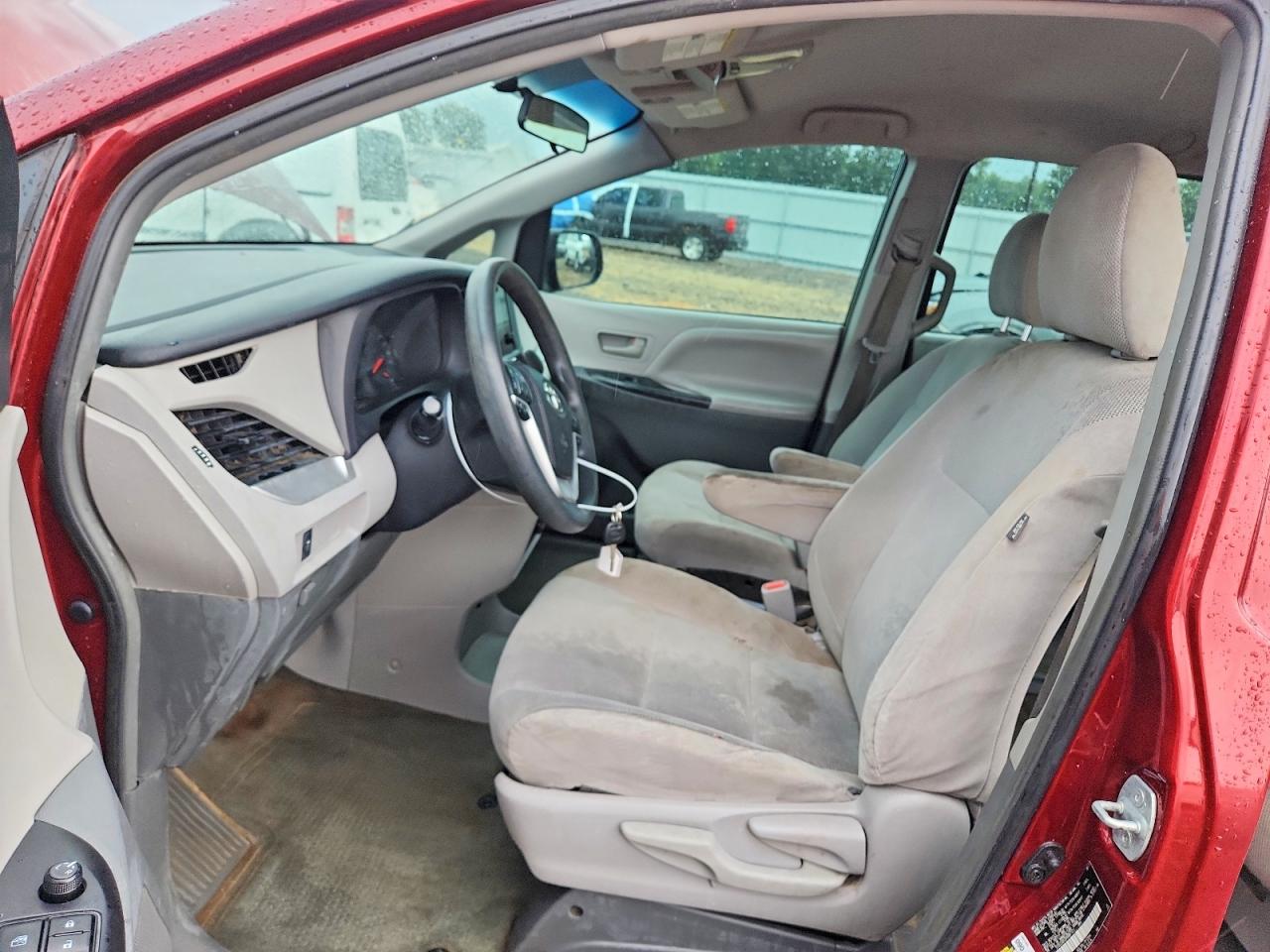 2017 TOYOTA SIENNA