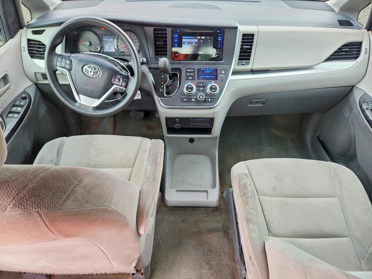 2017 TOYOTA SIENNA