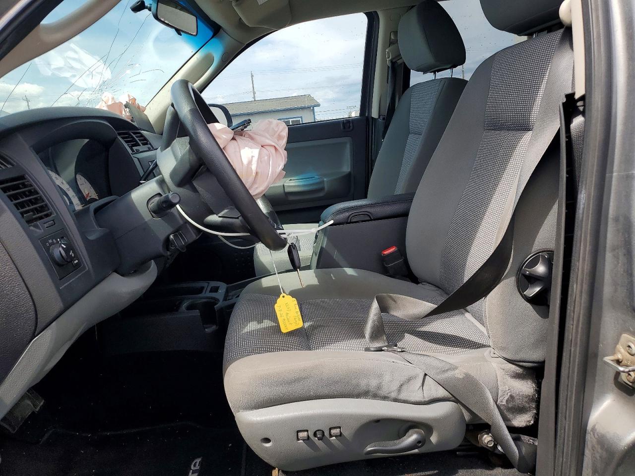 2011 DODGE DAKOTA