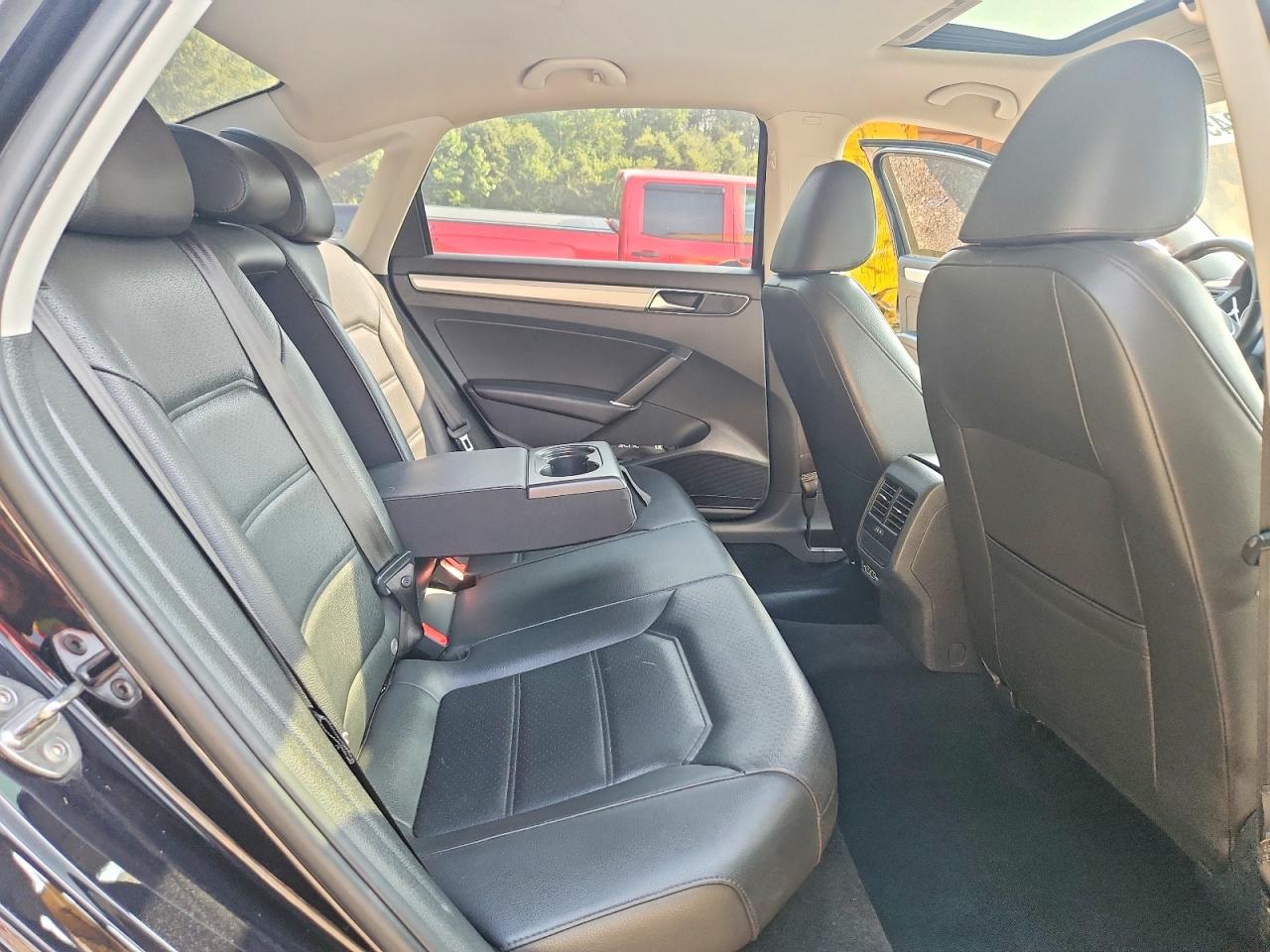 2019 VOLKSWAGEN PASSAT