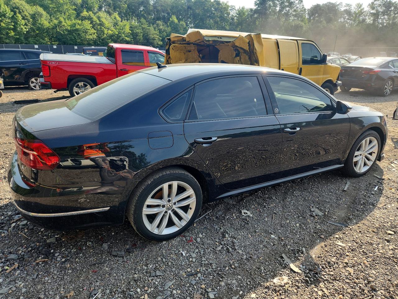 2019 VOLKSWAGEN PASSAT