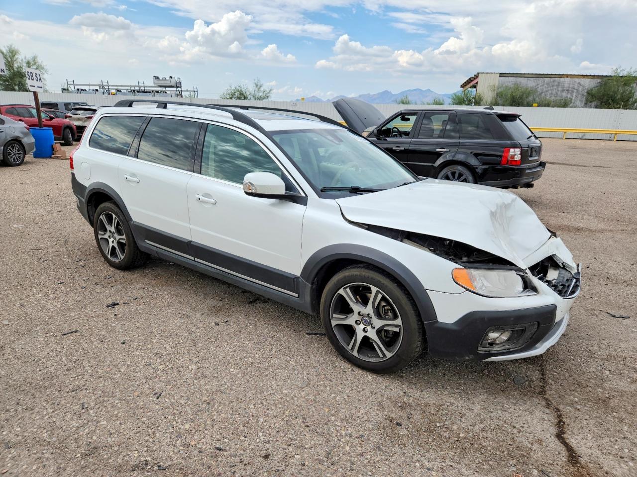2014 VOLVO XC70