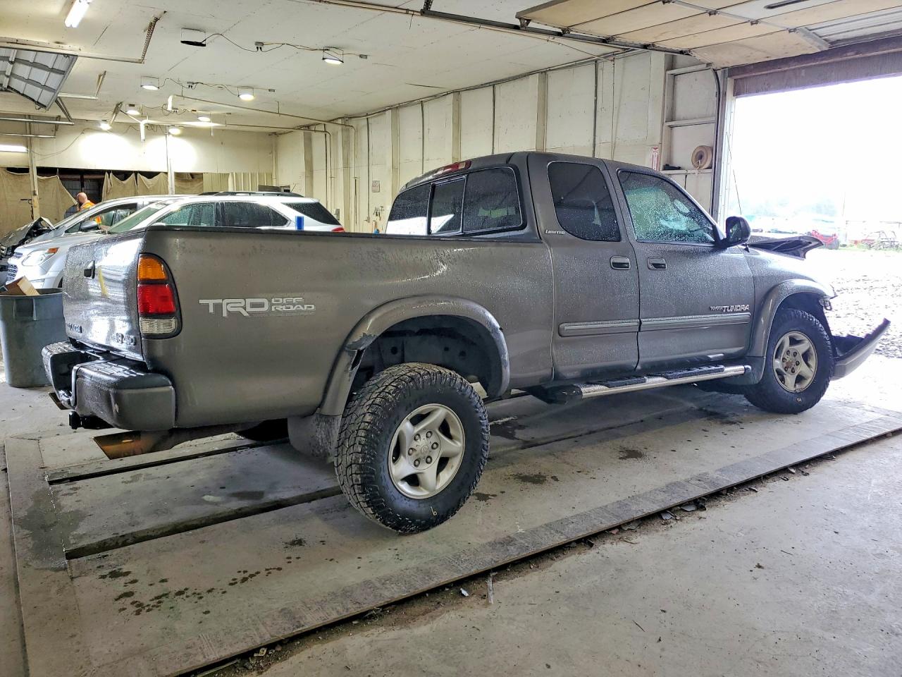 2003 TOYOTA TUNDRA