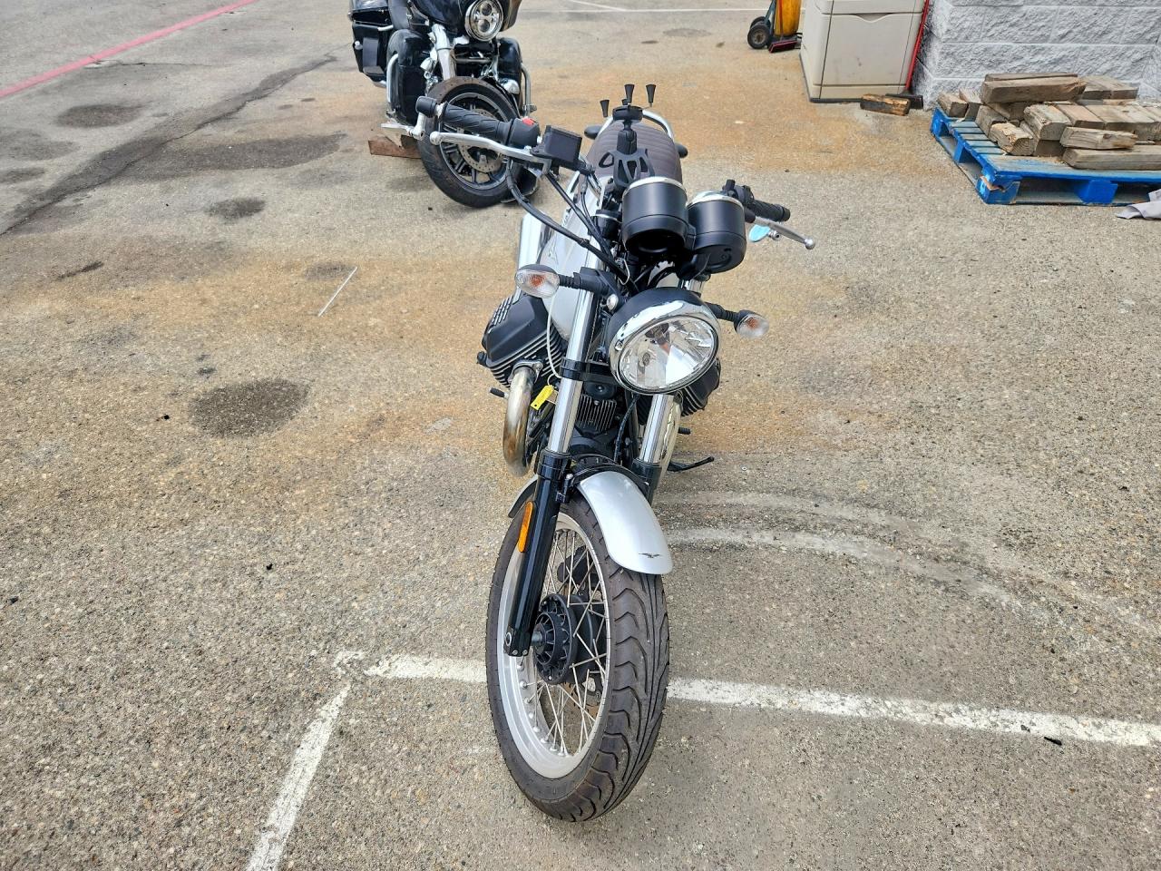 2020 MOTO GUZZI V7 III