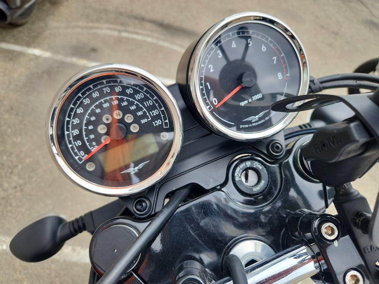 2020 MOTO GUZZI V7 III