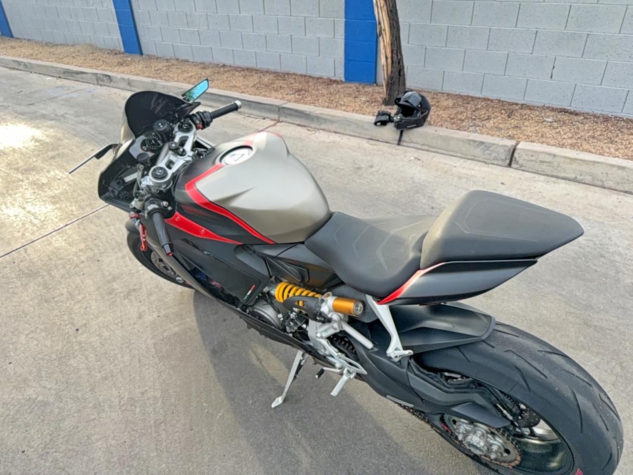2024 DUCATI PANIGALE