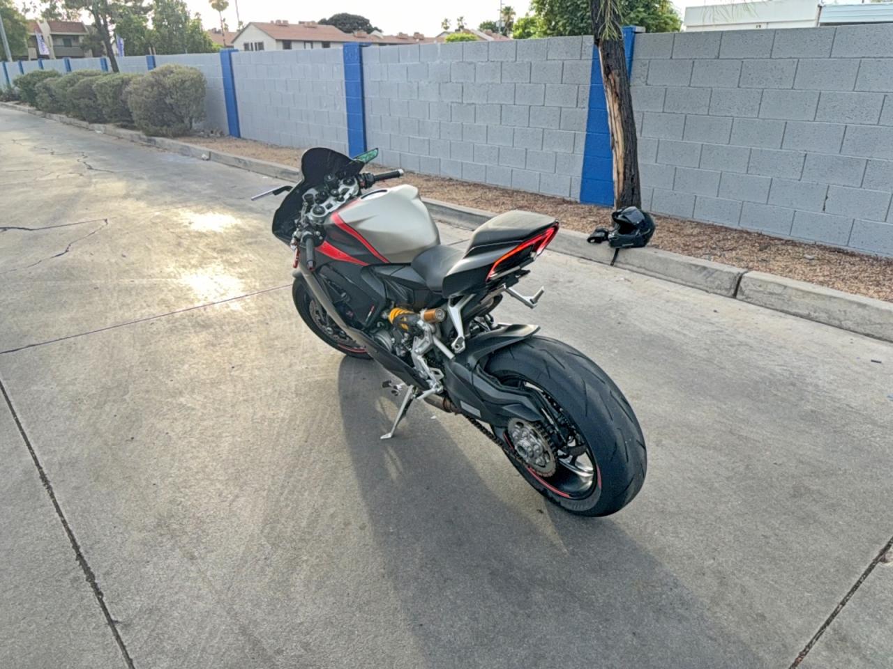 2024 DUCATI PANIGALE