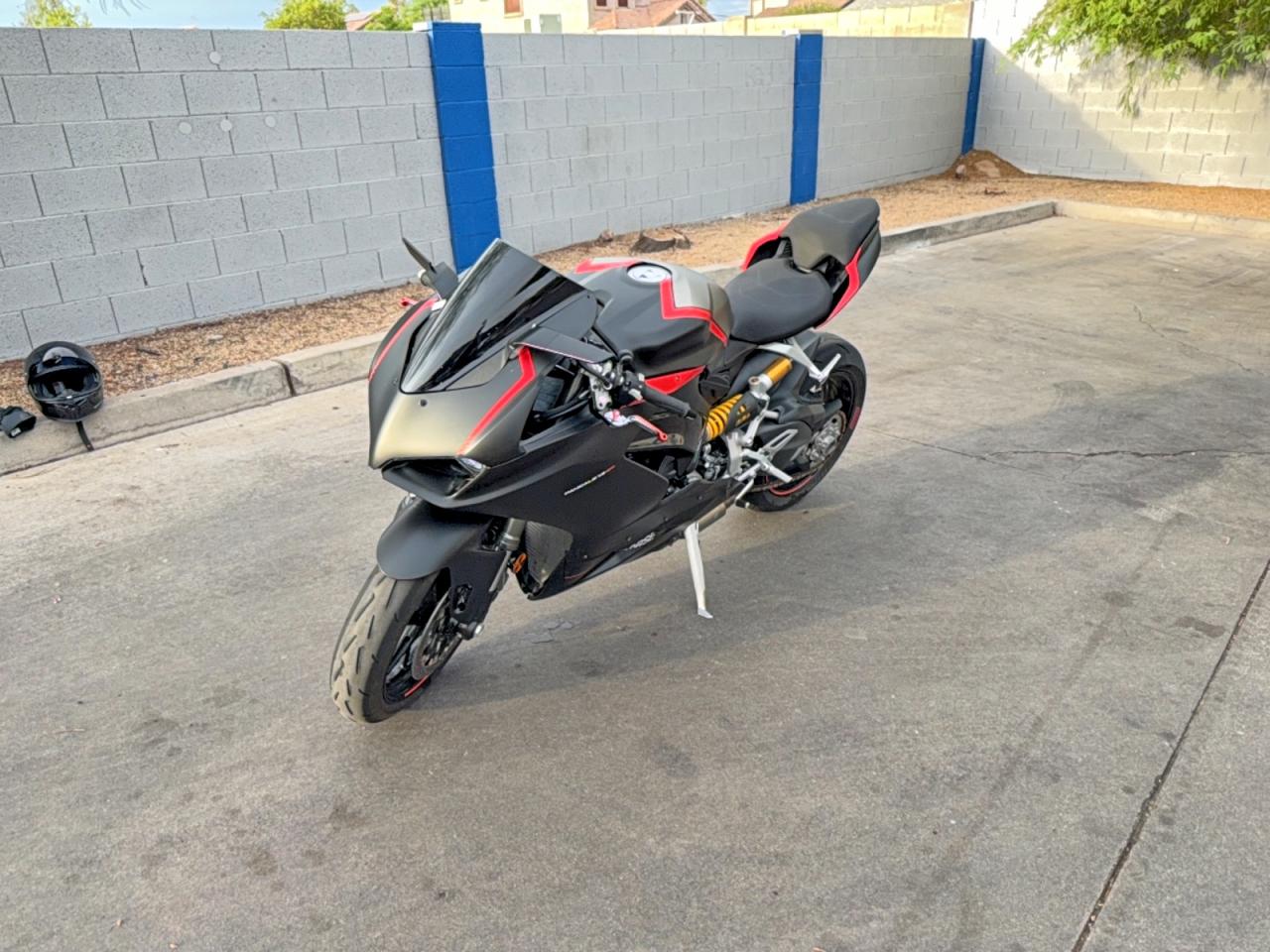 2024 DUCATI PANIGALE