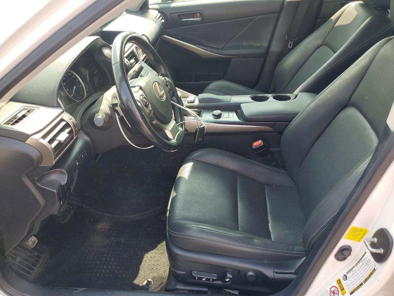 2016 LEXUS IS