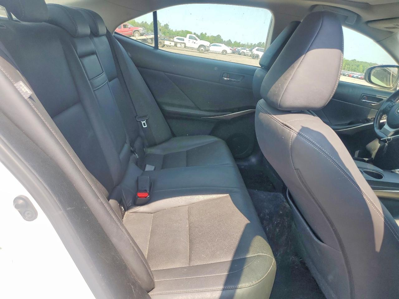 2016 LEXUS IS