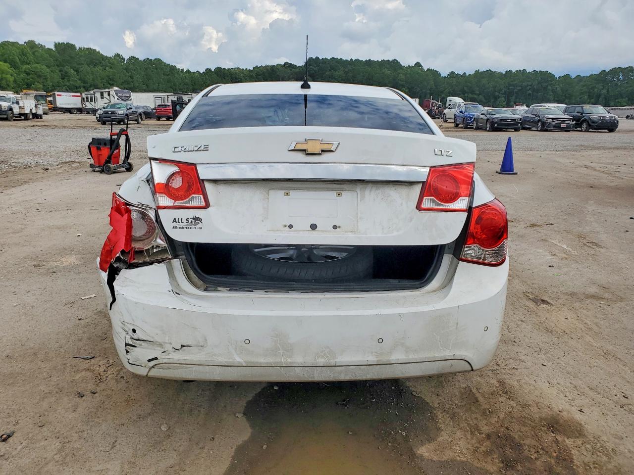 2011 CHEVROLET CRUZE