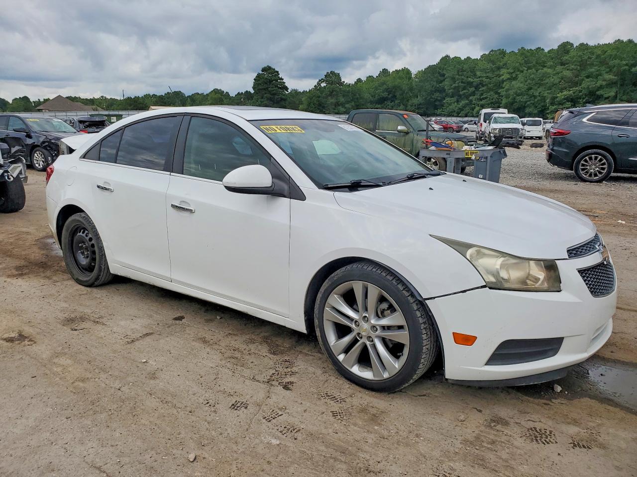 2011 CHEVROLET CRUZE