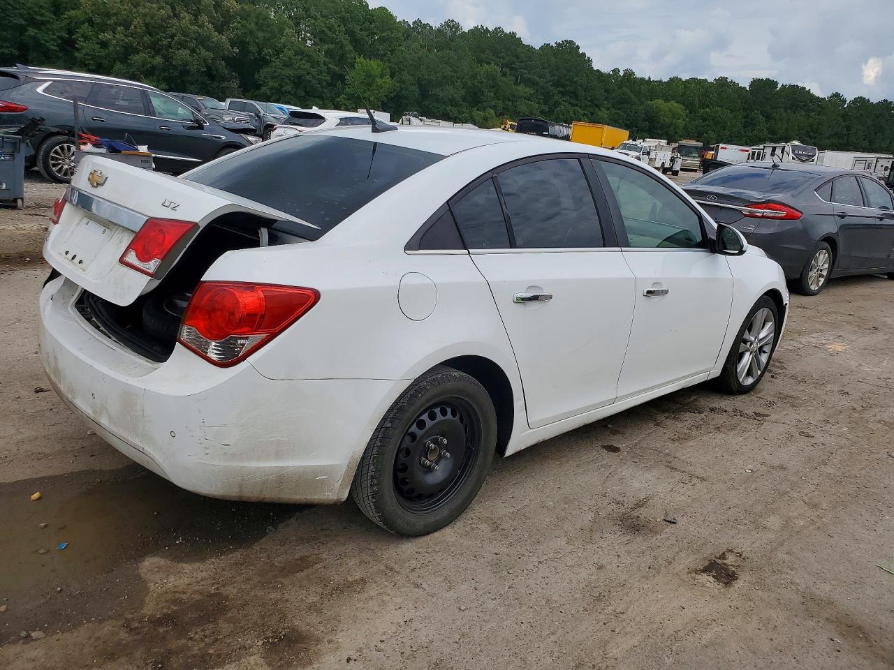 2011 CHEVROLET CRUZE