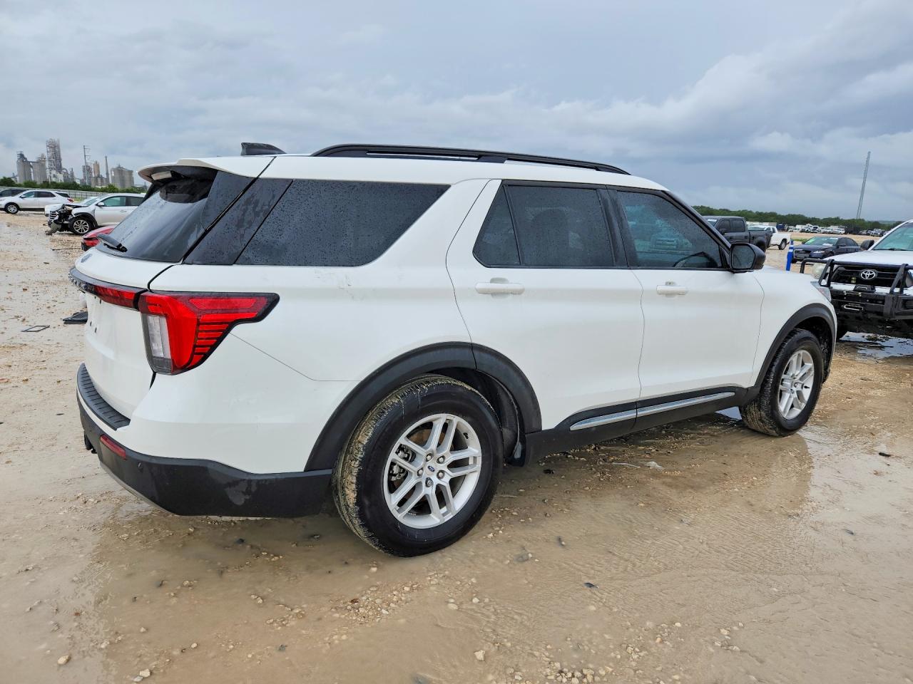 2025 FORD EXPLORER