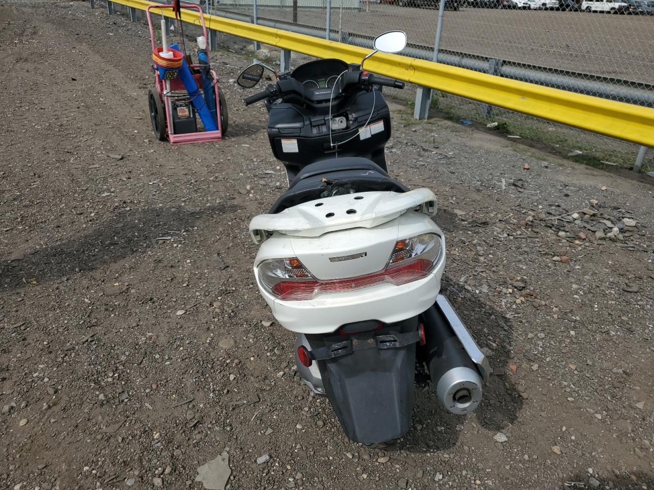 2011 SUZUKI AN400 A