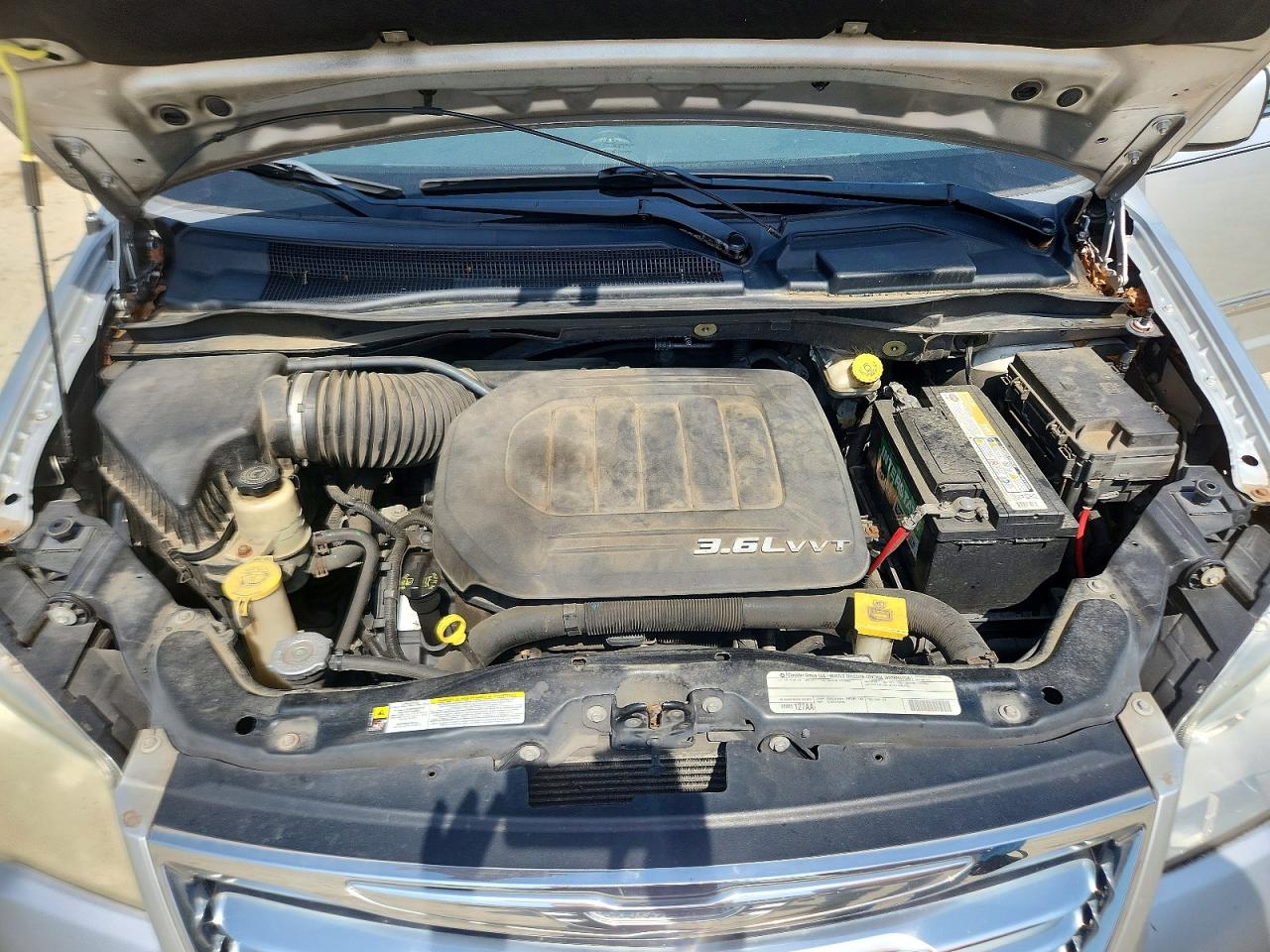 2011 CHRYSLER MINIVAN