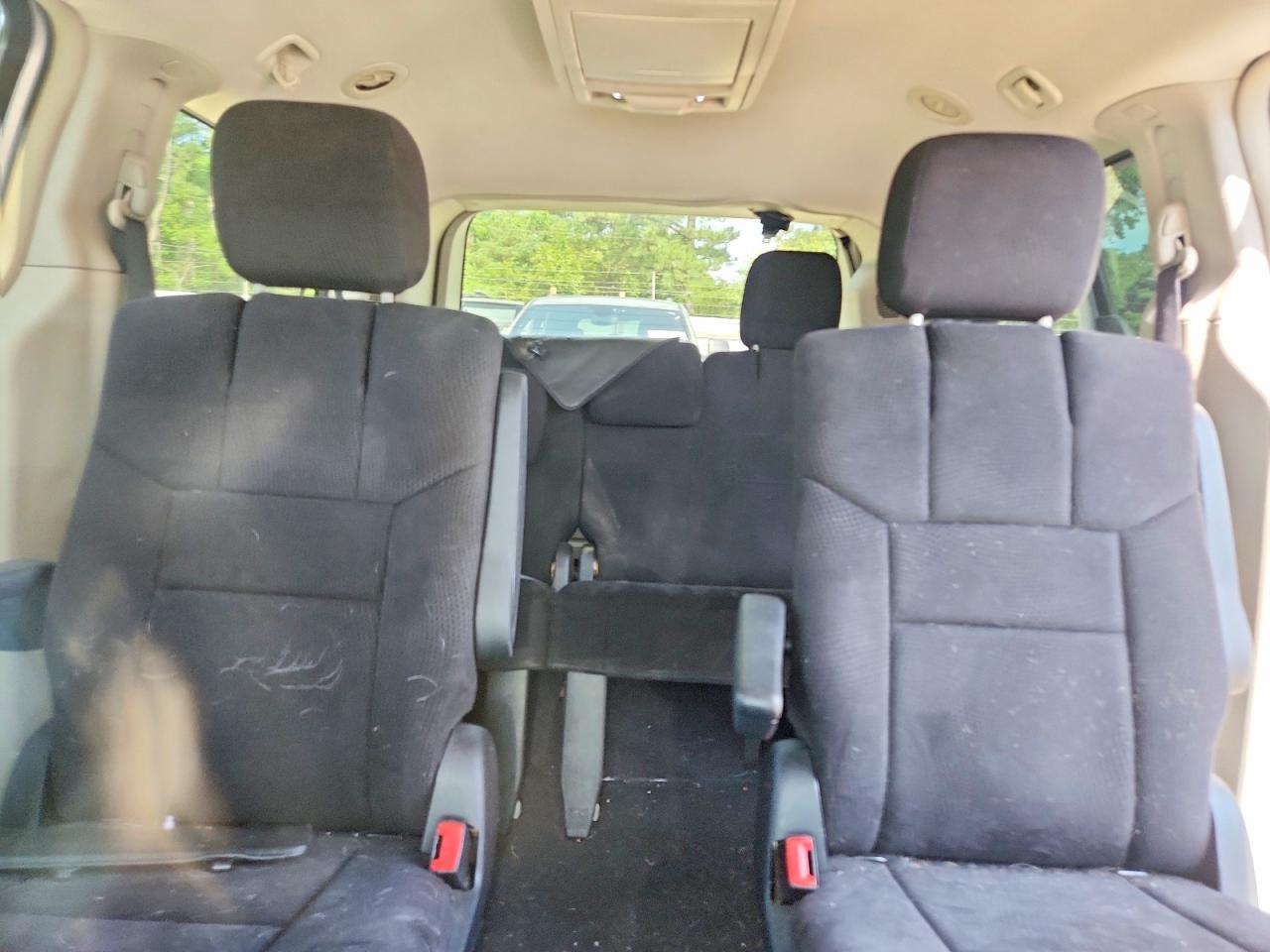 2011 CHRYSLER MINIVAN